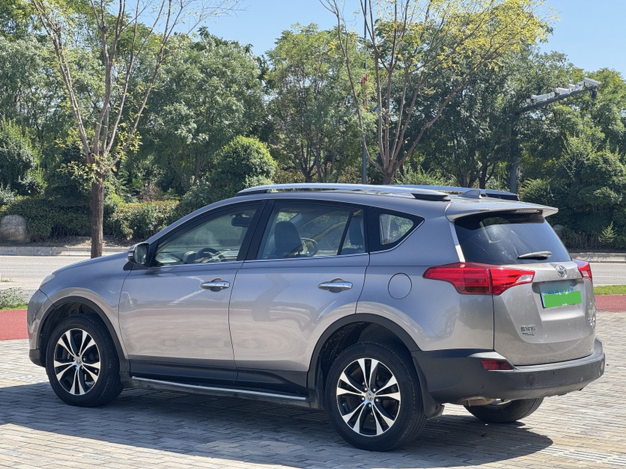 RAV4 2015 2.5L AT AWD Elite photo 5