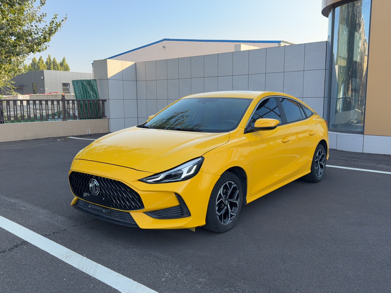 MG5 2021 180DVVT MT Luxury