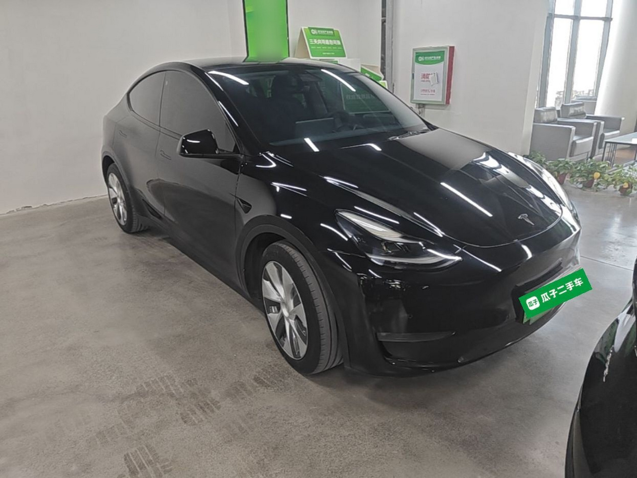 Model Y 2021 Standard Range RWD photo 3