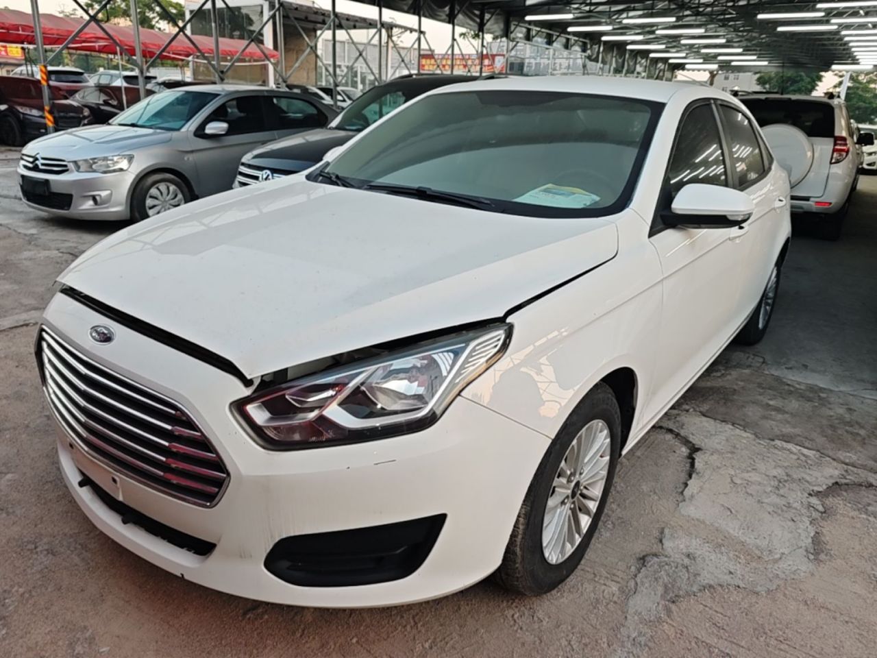 Escort 2017 Facelift 1.5L AT Comfort