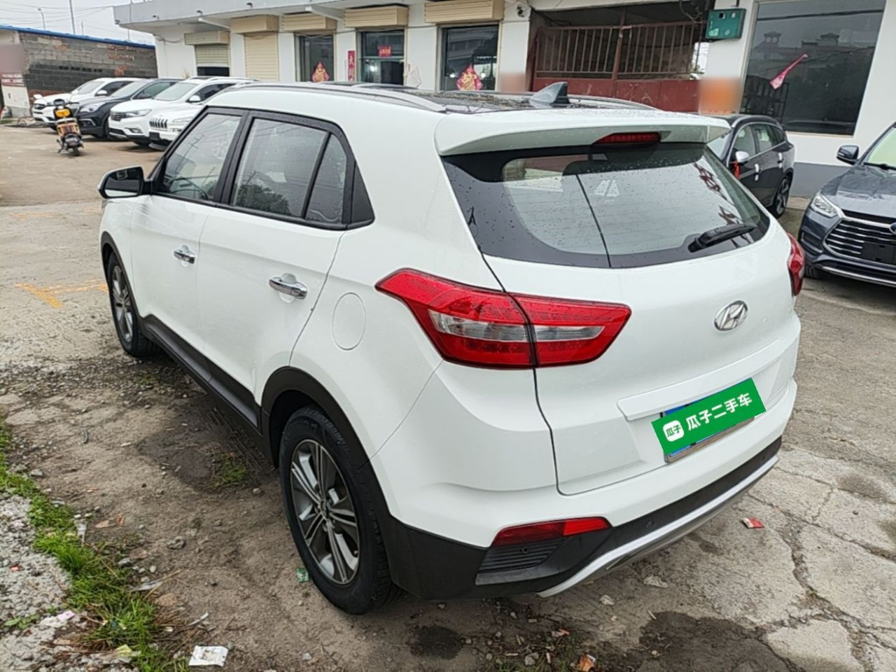 ix25 2015 2.0L AT RWD Smart GLS photo 4