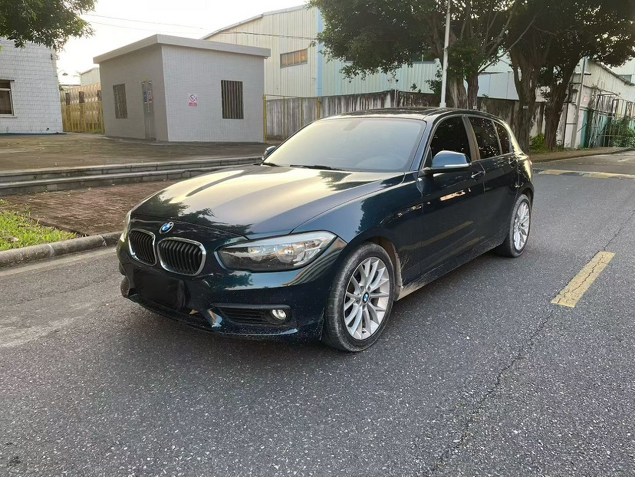 1 Series Imported 2016 120i Leading