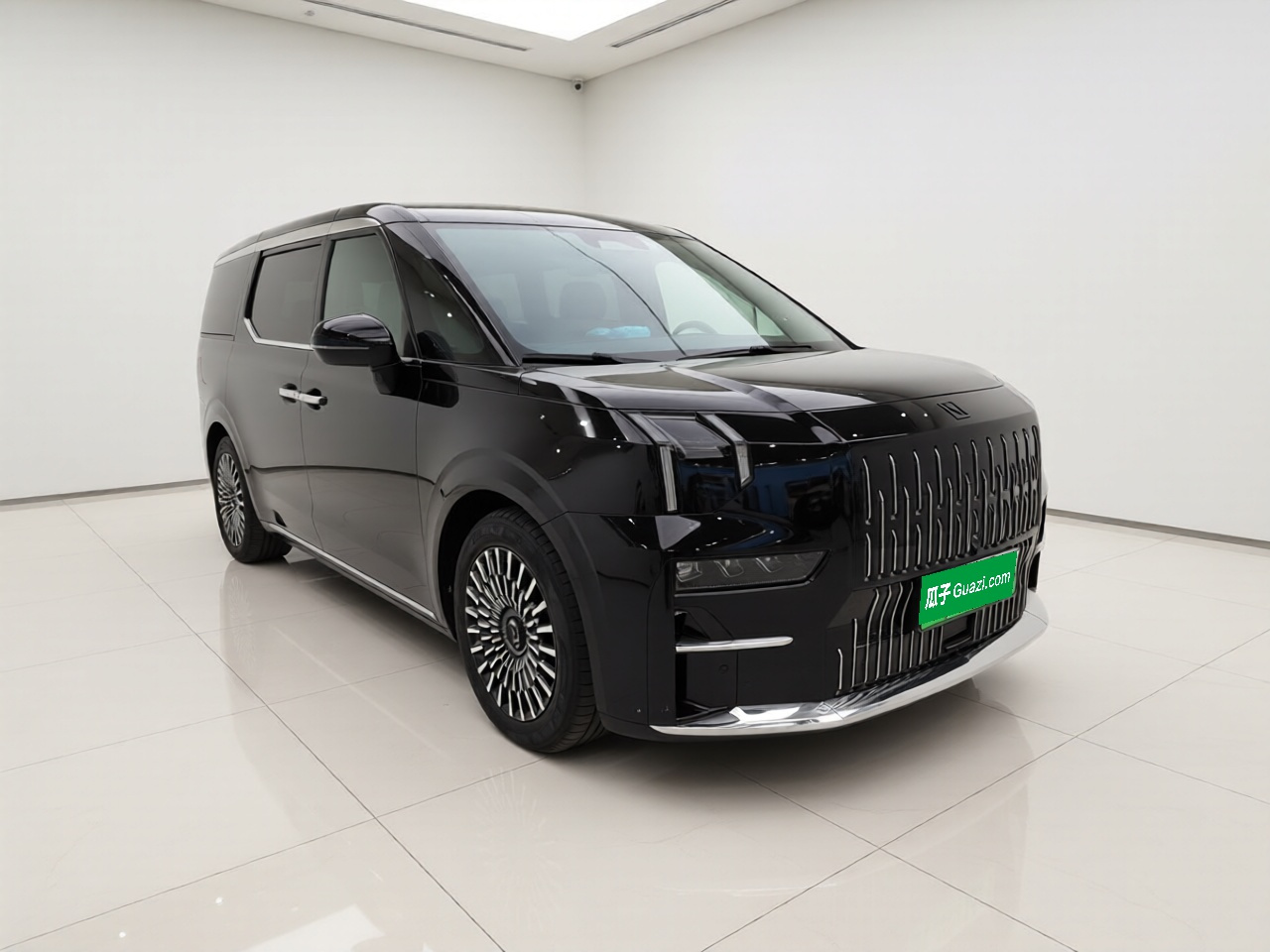 009 2024 6-Seater Executive AWD 108kWh photo 3
