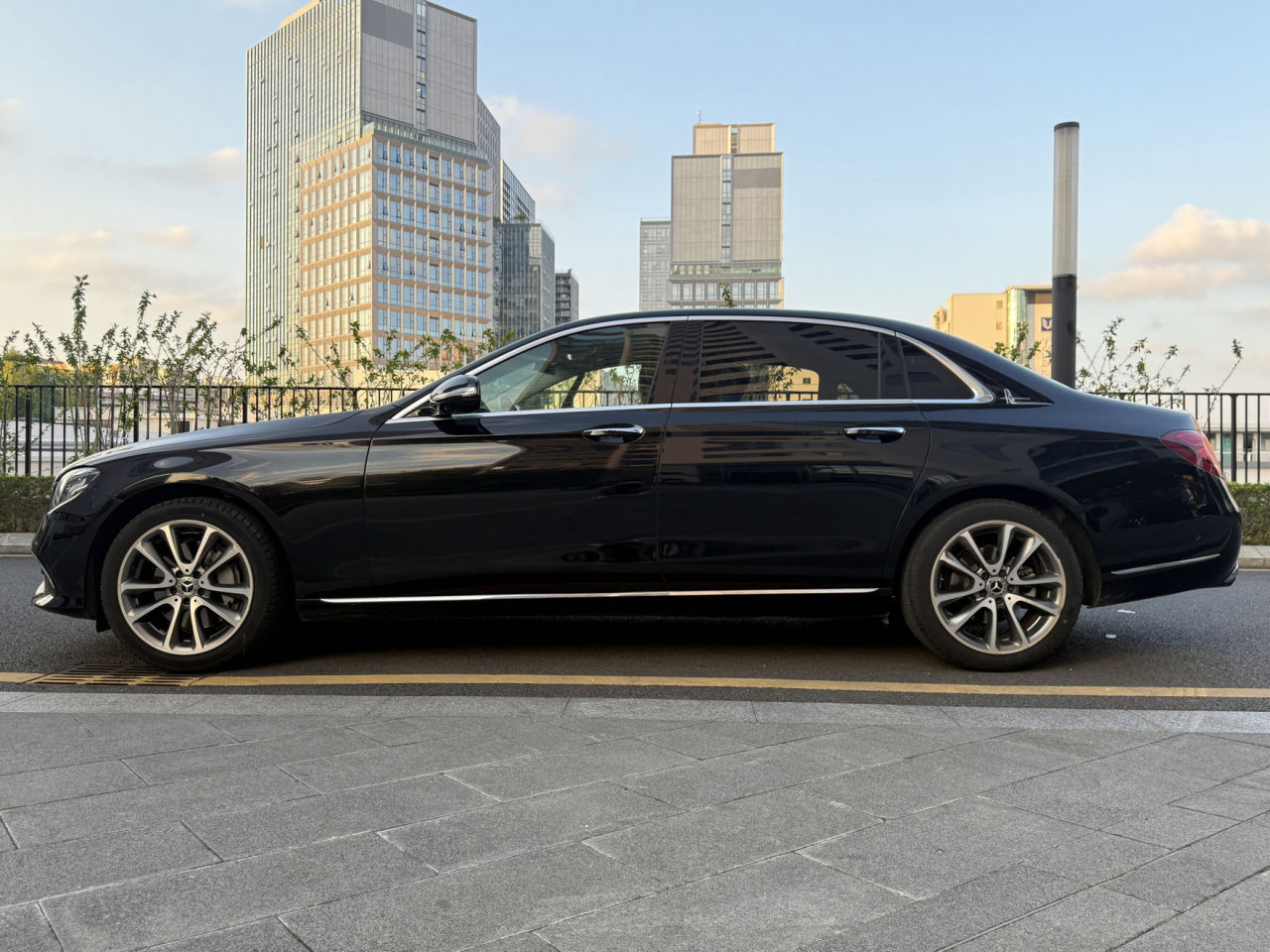 E-Class 2019 E 300 L Fashion photo 4