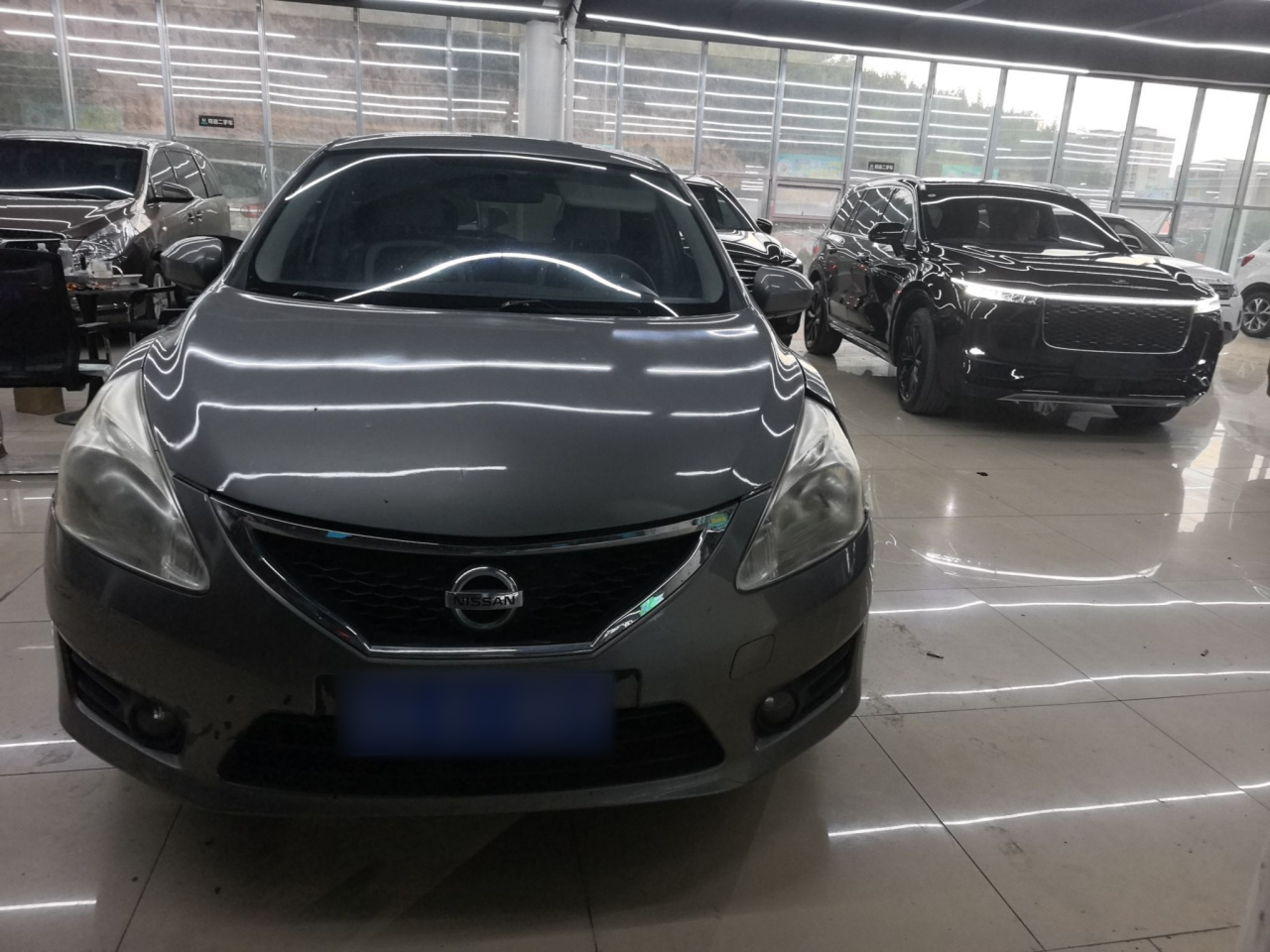 Tiida 2011 1.6L CVT Comfort photo 2