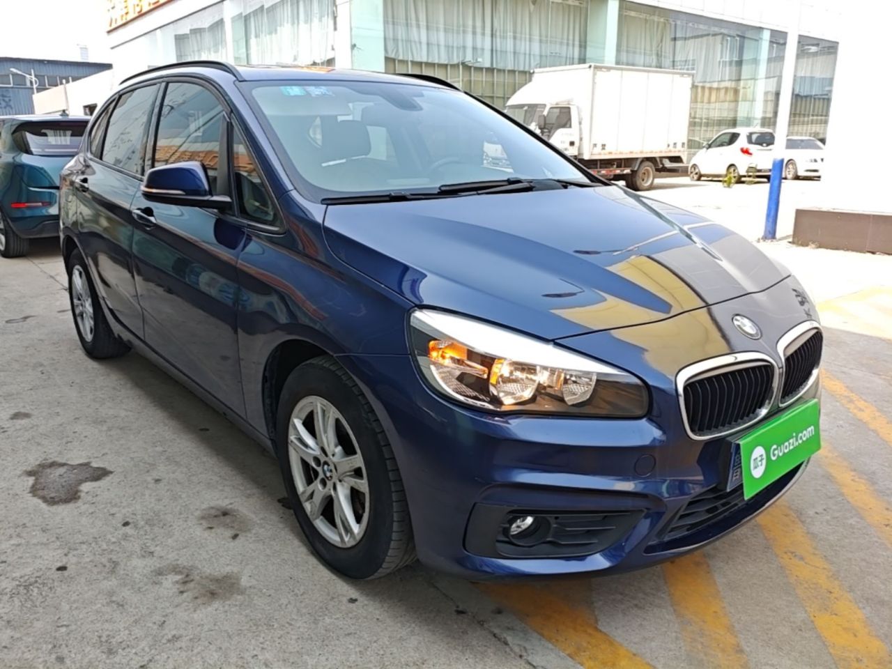 2 Series Wagon 2015 218i Leading photo 5