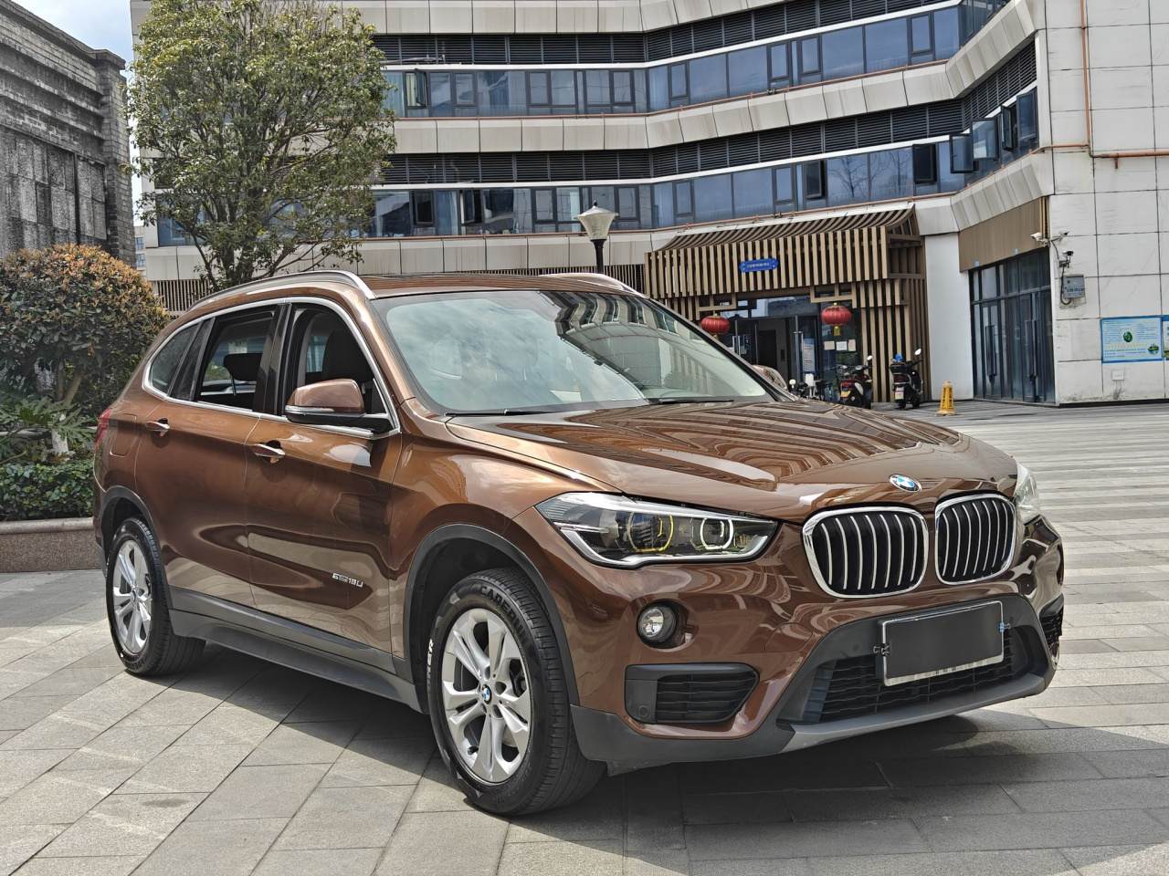 X1 2016 sDrive18Li Exclusive photo 3