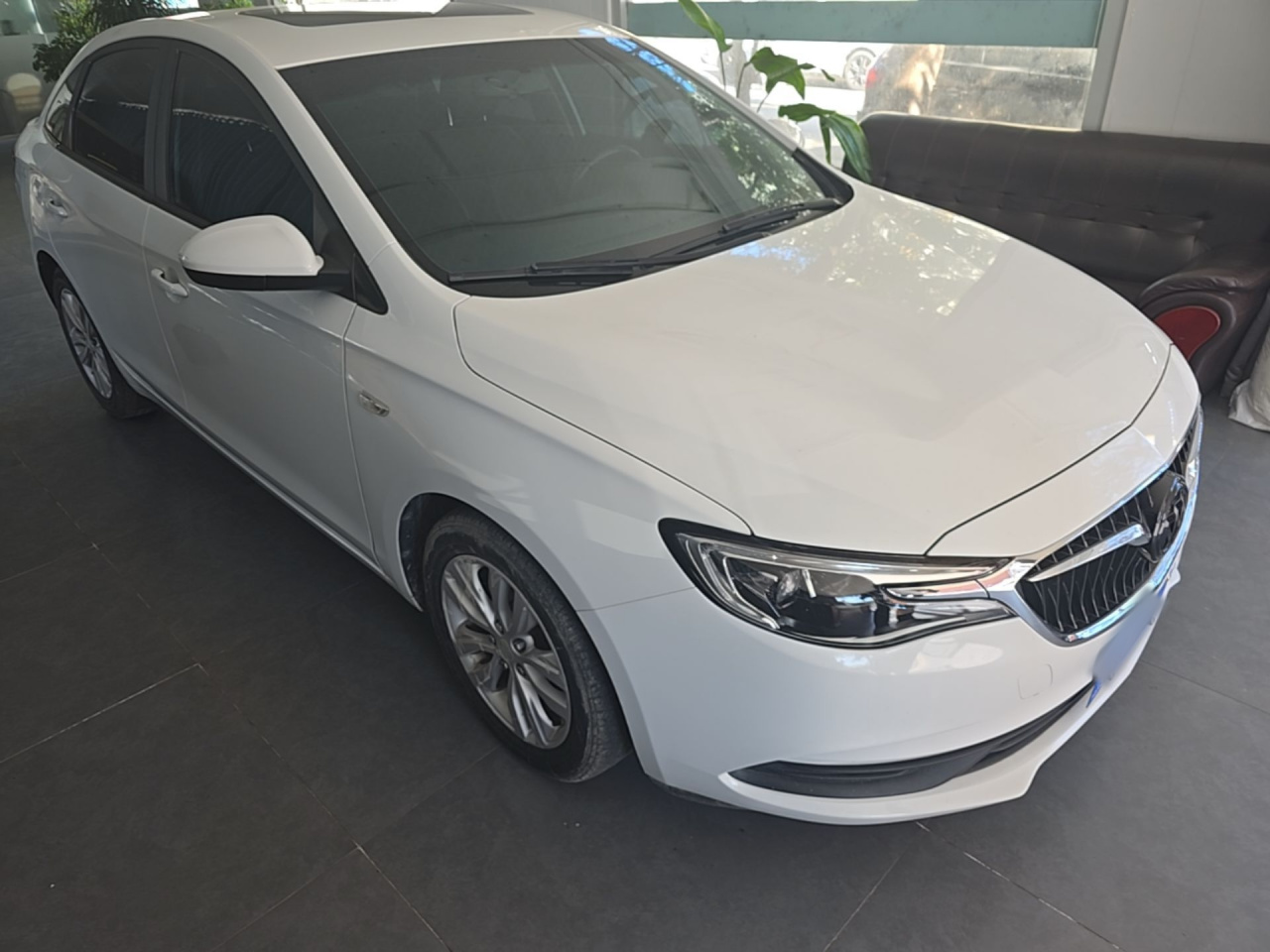Excelle 2021 Facelift Classic 1.5L AT Elite photo 3