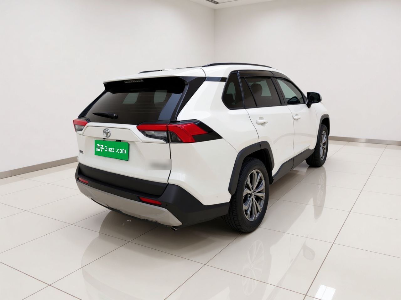 RAV4 2023 2.0L CVT RWD Plus photo 4