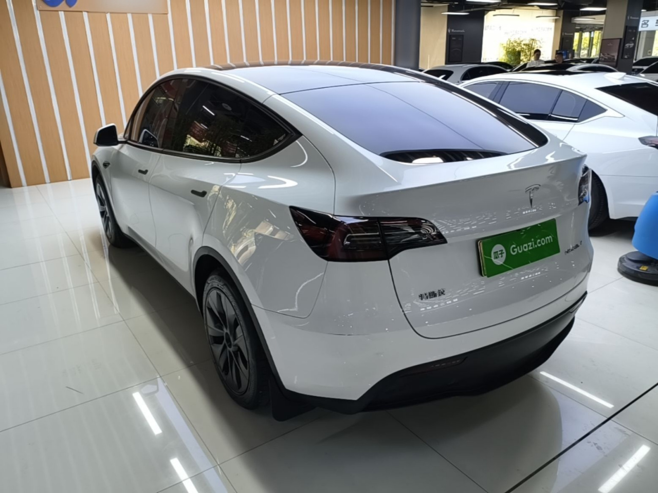 Model Y 2024 RWD photo 4