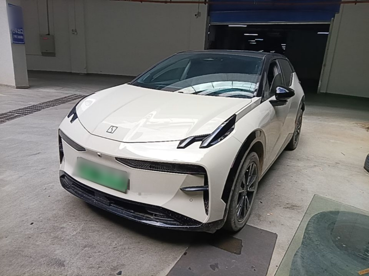 X 2023 RWD ME 5-Seater