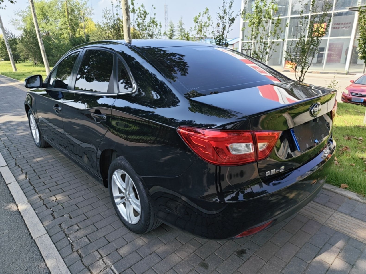 Bestune B30 2017 1.6L AT Luxury photo 2