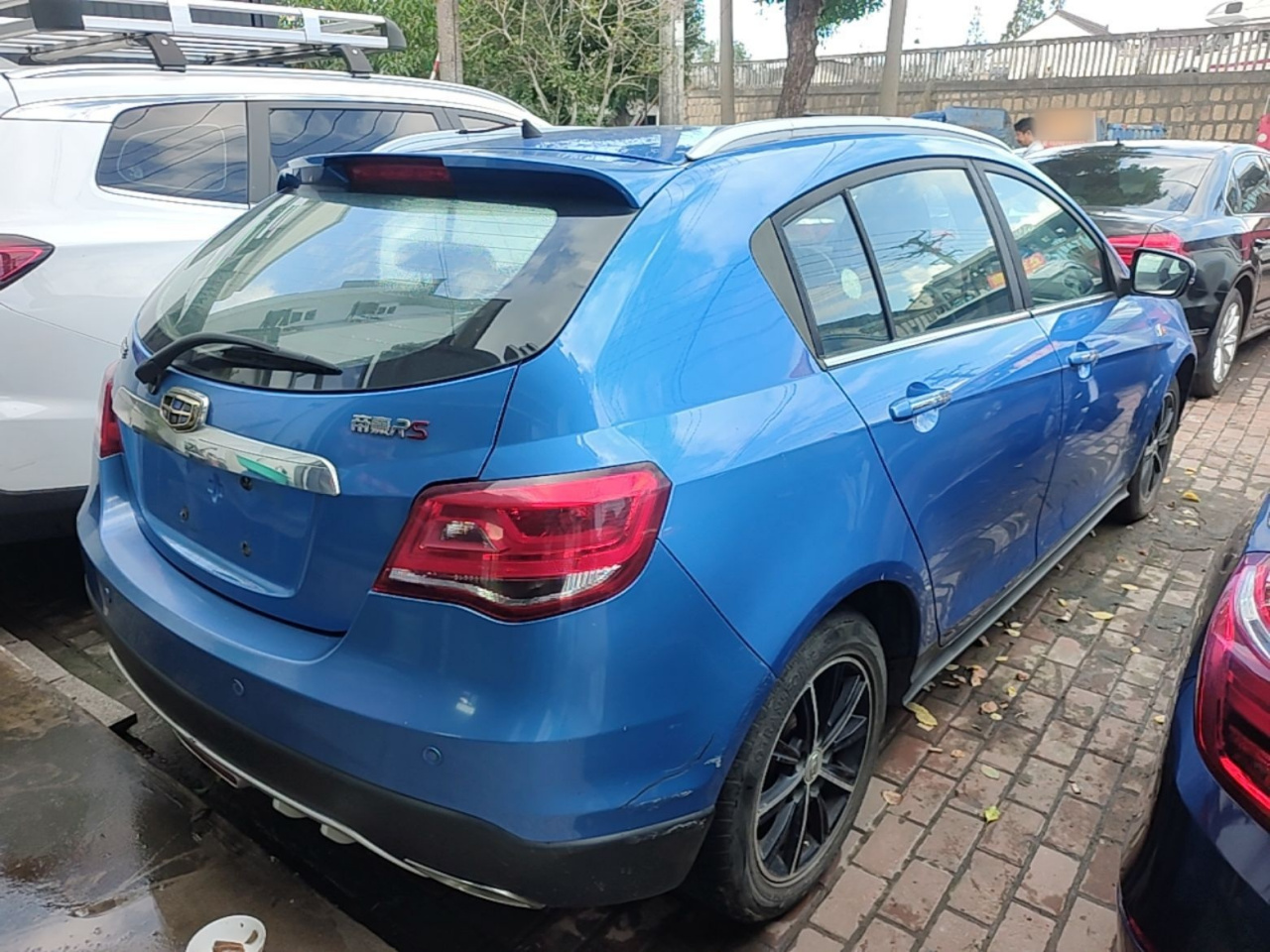 Emgrand 2017 Hatchback RS 1.5L CVT photo 4