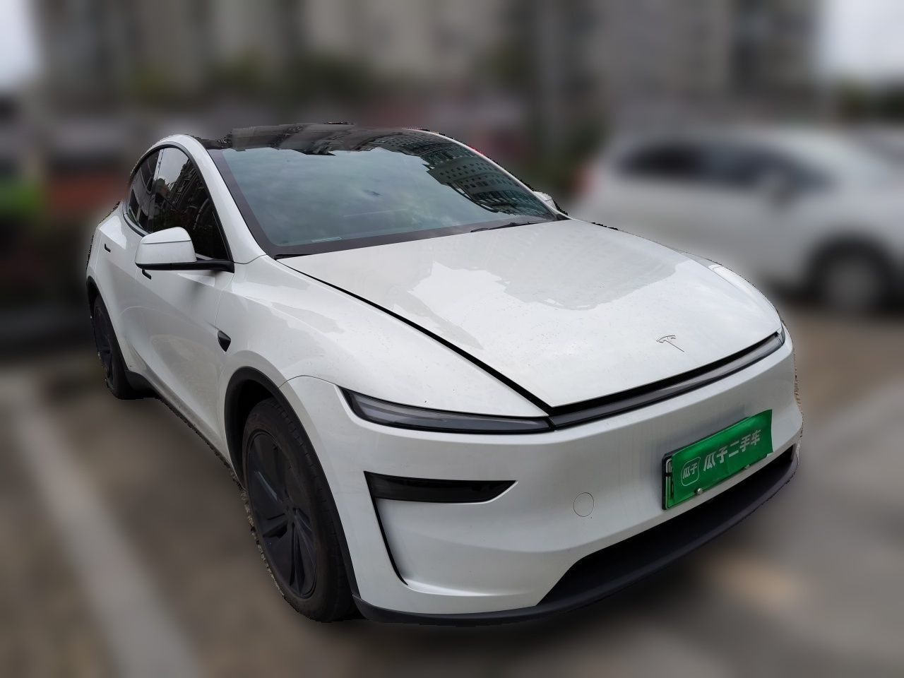Model Y 2025 RWD Launch Edition photo 3