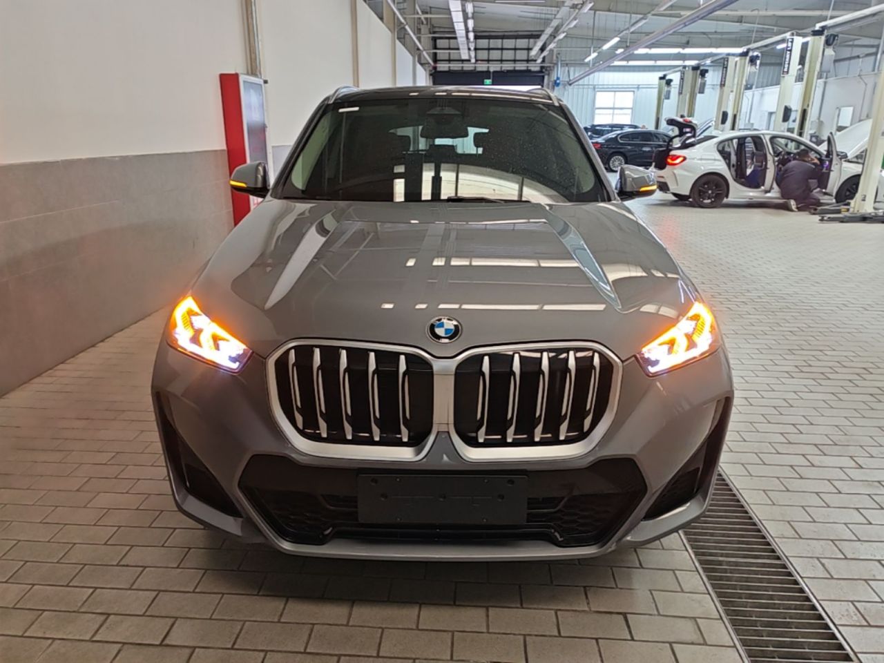 X1 2024 sDrive25Li M Sport Package photo 2