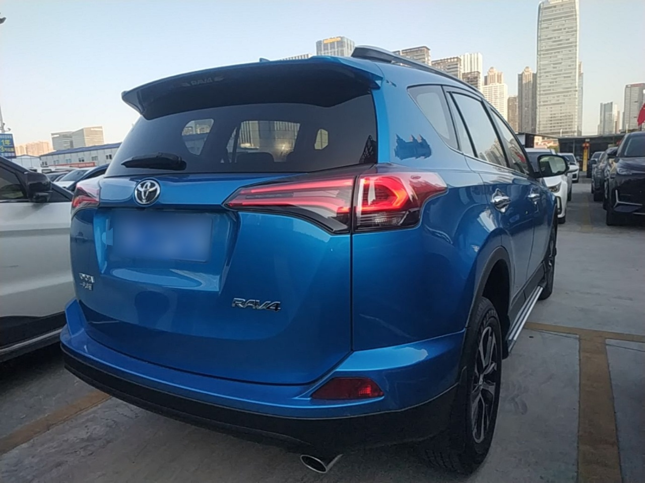 RAV4 2016 2.0L CVT RWD Comfort China V photo 4