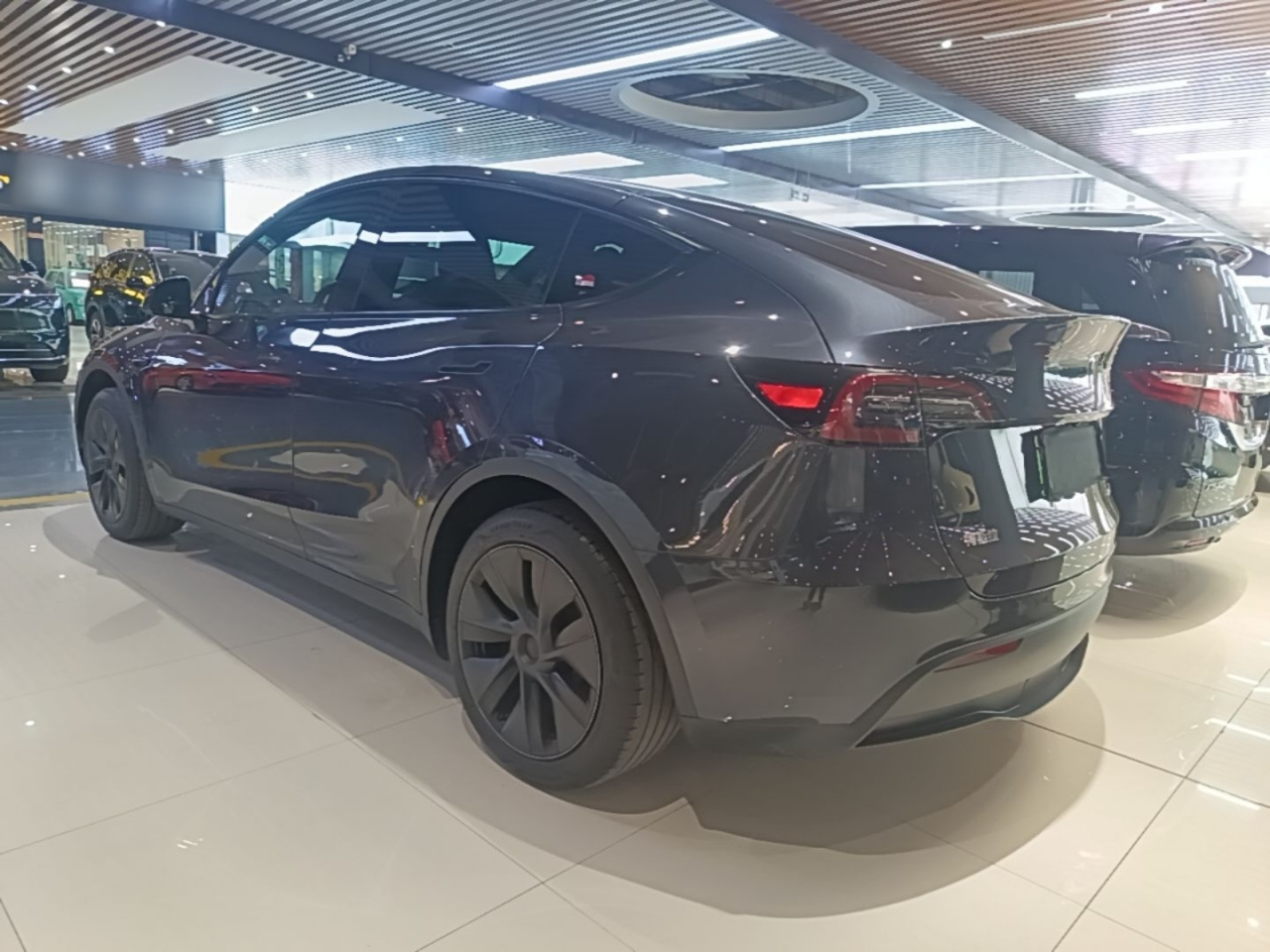 Model Y 2024 RWD photo 4