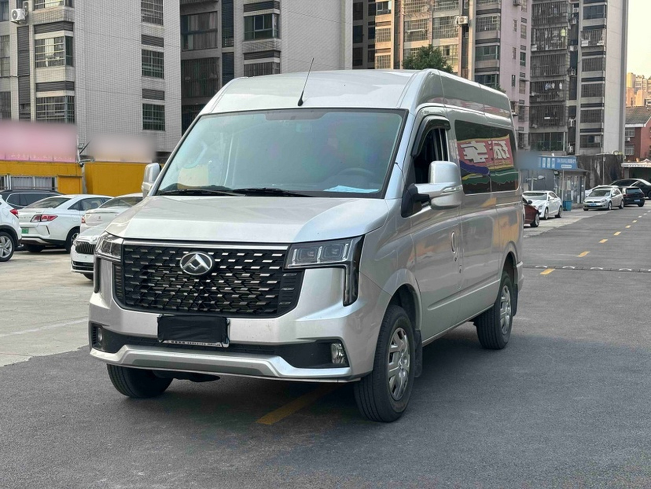 MAXUS V80 2025 PRO 2.0T AT Short Wheelbase 7/8/9-Seater