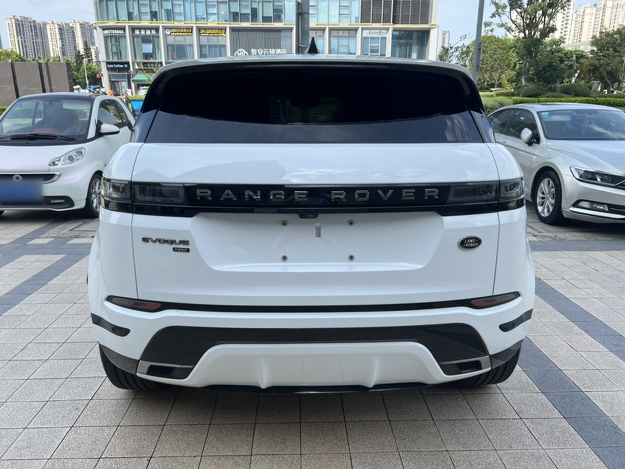 Range Rover Evoque 2021 Evoque L 249PS R-Dynamic First edition Launch Edition photo 4