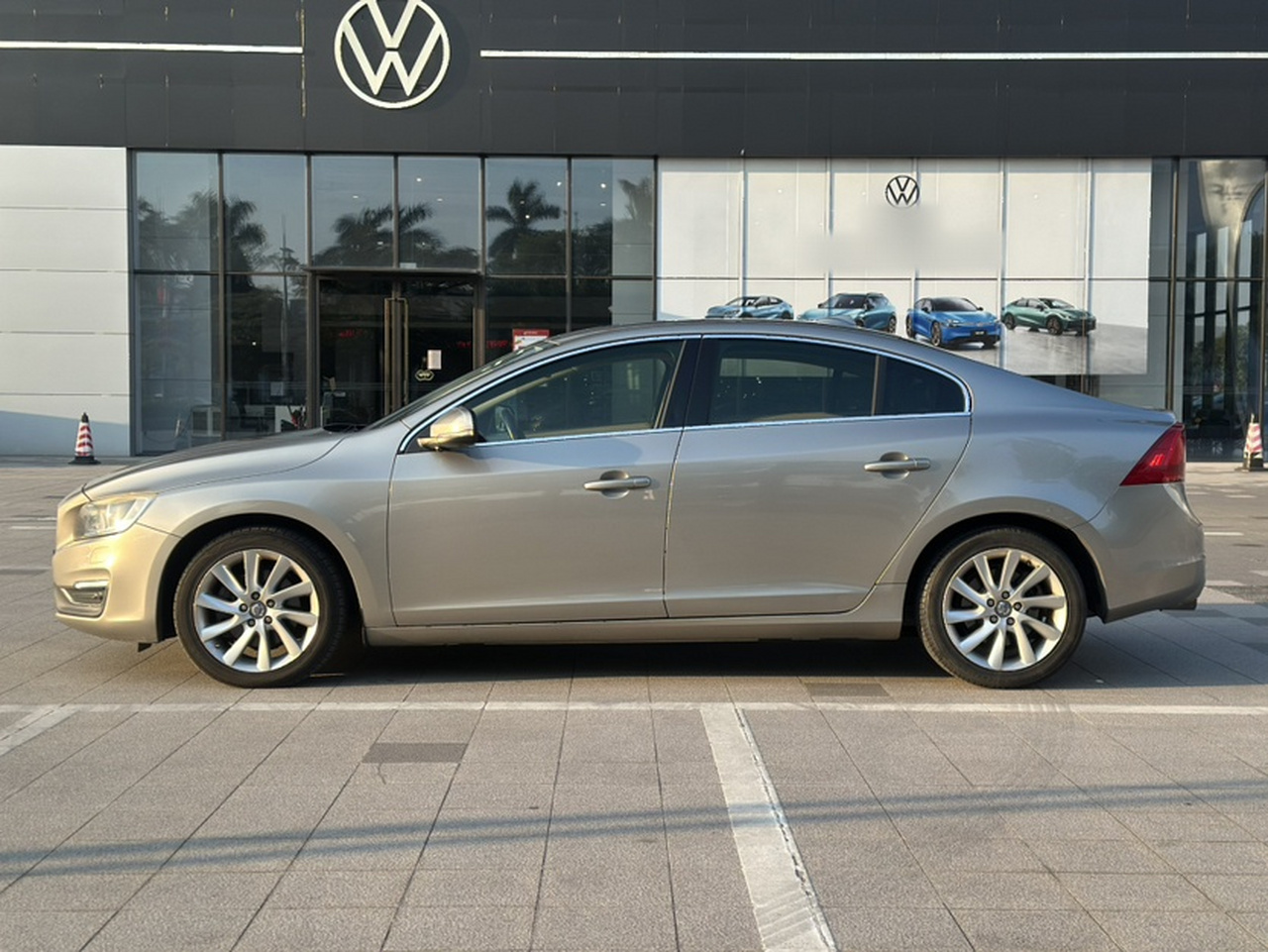 S60 2015 S60L 2.0T photo 4