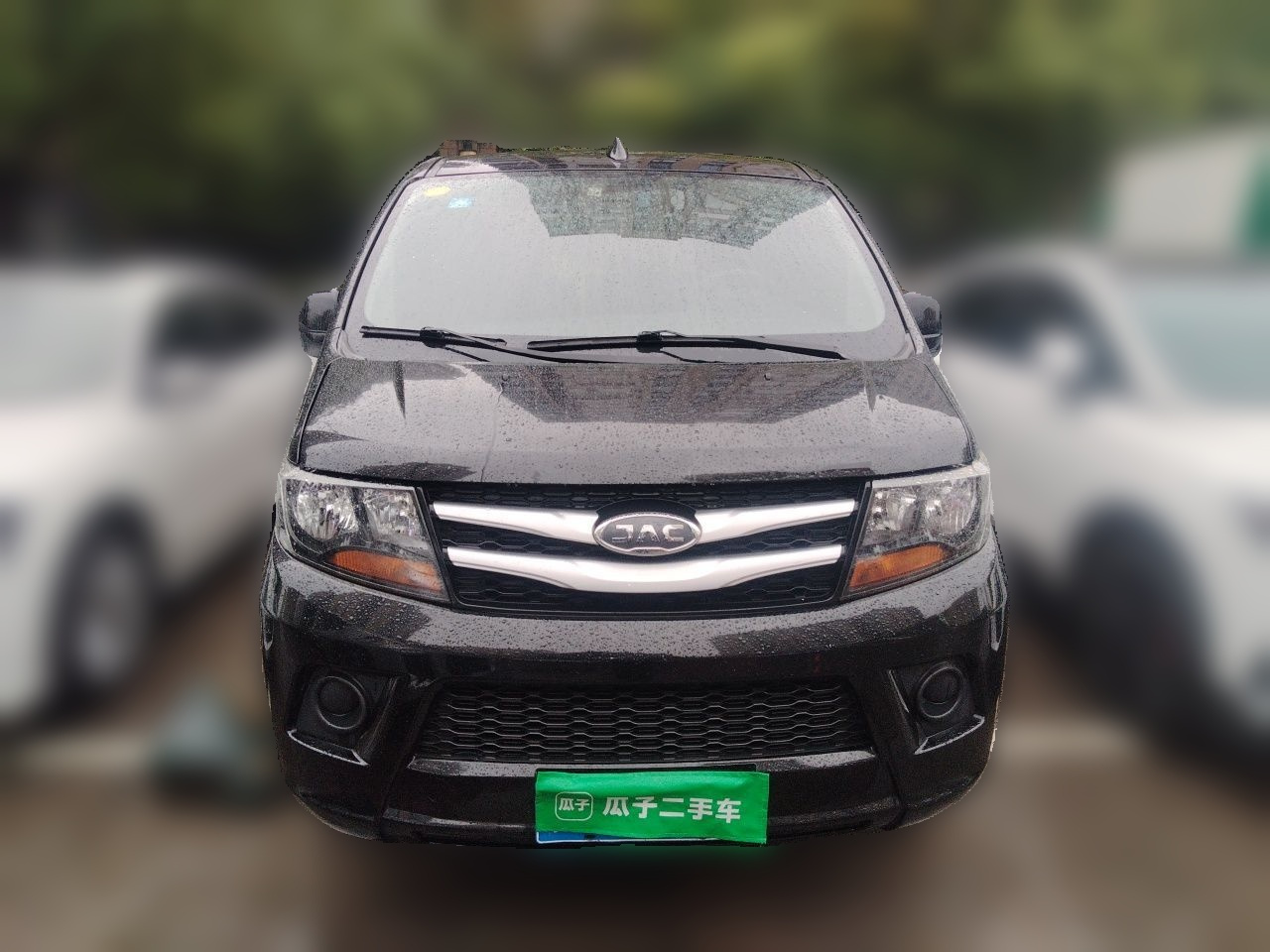 Refine M3 2018 1.6L 7-Seater photo 2
