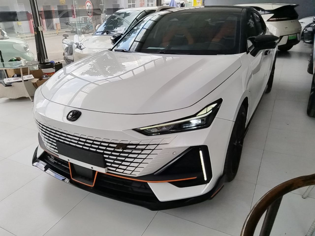 UNI-V 2023 1.5T Sport