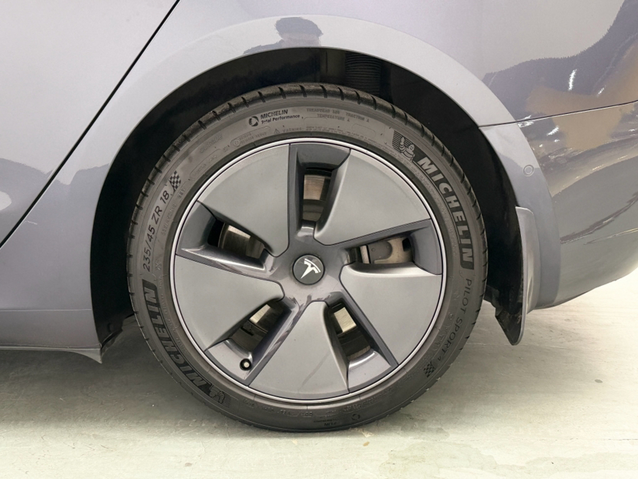 Model 3 2022 RWD photo 2