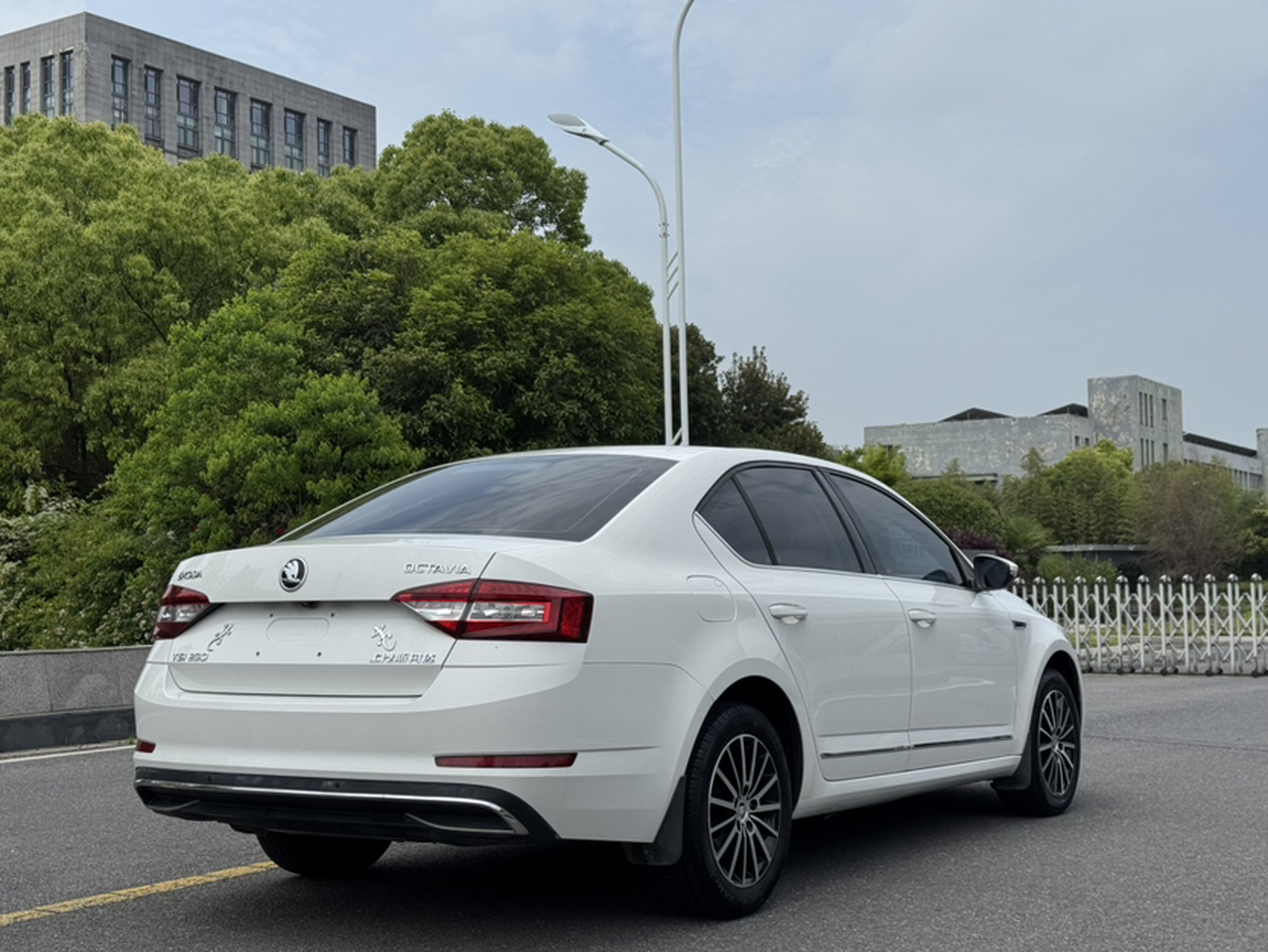 Octavia 2019 TSI230 DSG Luxury photo 4
