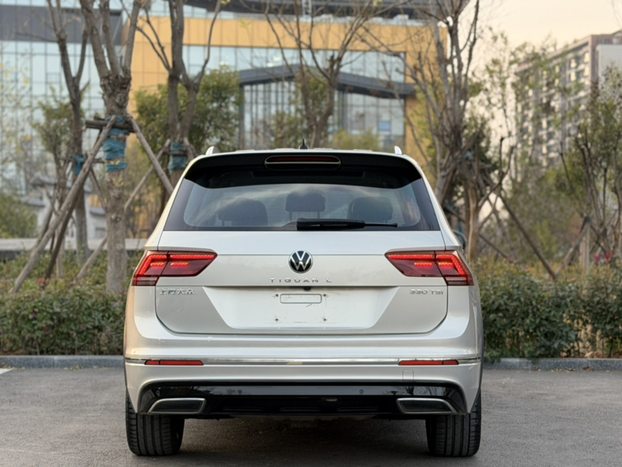 Tiguan L 2021 330TSI AT RWD R-Line Flagship photo 2